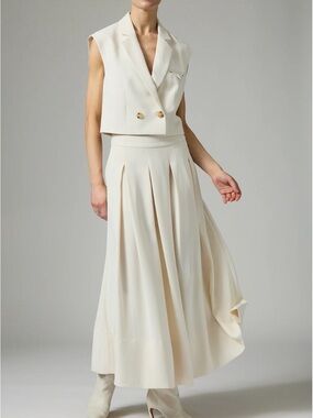 DAY Women's Cream Maxi Pleated Skirt Elegant Flowing Silhouette smart casual